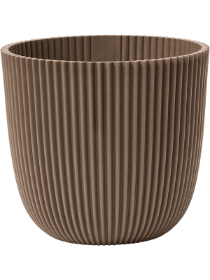 Capi sierpot warm taupe met verticale ribbelstructuur van Everspring voor binnen en buiten