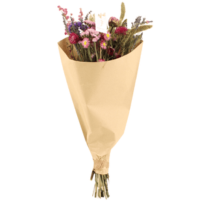 Everspring droogbloemen boeket roze in een naturel kraftpapier verpakking met diverse gedroogde bloemen